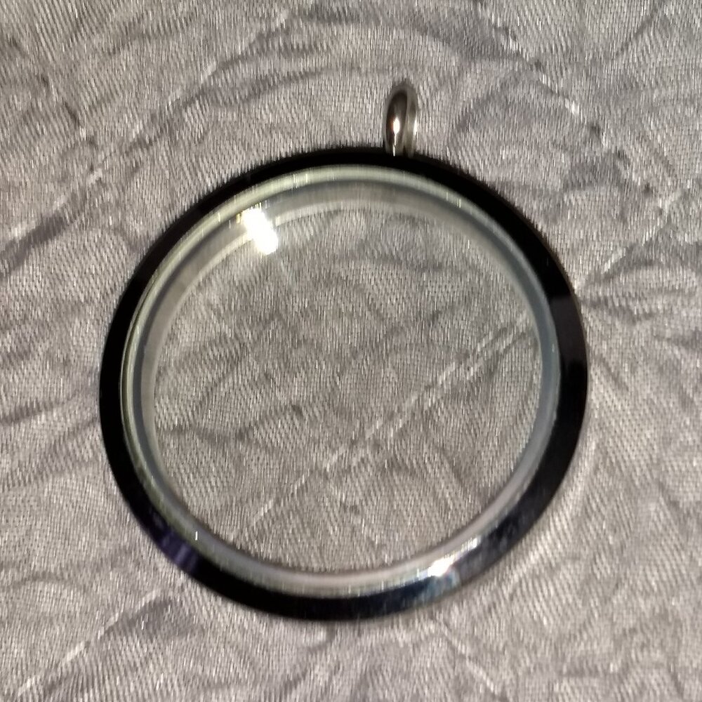 Lot Of 8 New Stainless Steel Round Locket Pendant Keychain 4mm x 32MM Inside